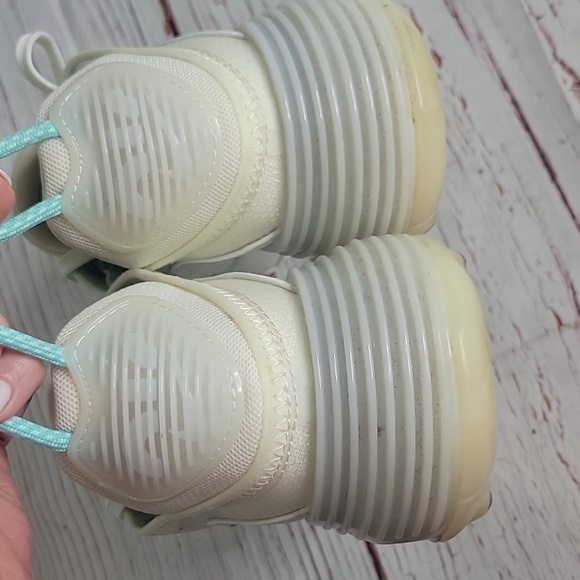 Nike Air Max 2090's White and Mint Green Women's Size 7 - Picture 13 of 15